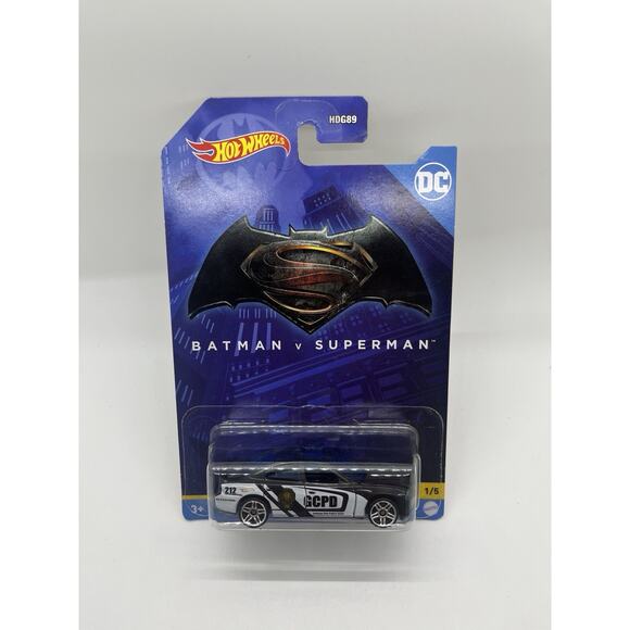 2022 Hot Wheels Walmart Exc. 1/5 '11 Dodge Charger Rt Batman Vs. Superman Gcpd - Picture 1 of 2